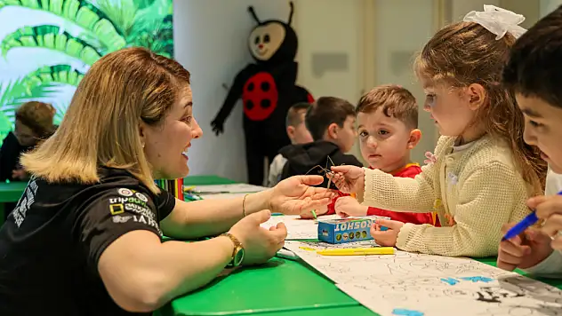 Konya Tropikal Kelebek Bahçesi'nde çocuklara doğa ile iç içe eğitim
