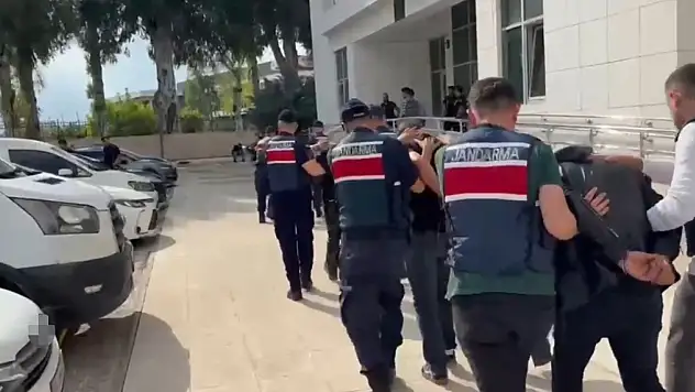Konya ve Adana'da binlerce litre kaçak alkol yakalandı!