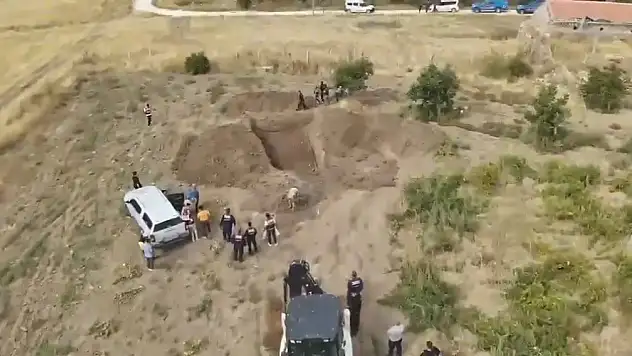 Konya'ya komşu ilde 19 yıllık sır perdesi aralandı: Gömüldüğü araziden kemikleri ve bilezikleri çıktı
