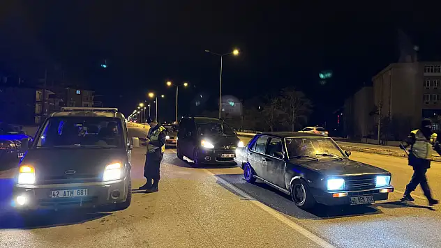 Konya yeni yıla güvenle girdi: Emniyet gece boyu denetimdeydi