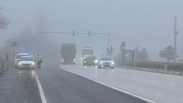 Konya'yı saran sis kazaları beraberinde getirdi