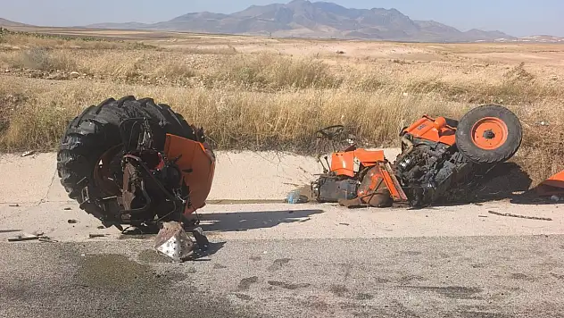 Konya yolunda kaza! Parçalara ayrılan traktördeki 2 kişi hastaneye kaldırıldı