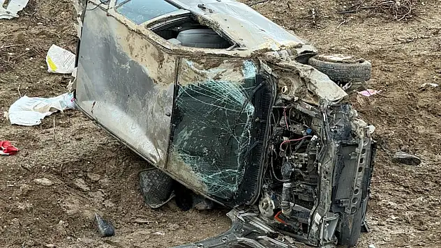 Konya yolunda korkunç kaza: 1'i ağır 2 kişi yaralı