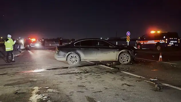 Konya yolunda korkutan kaza: Minibüs takla atıp şarampole devrildi