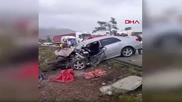 Konya yolunda TIR ve otomobil çarpıştı: 2 yaralı