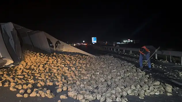 Konya yolunda yürekler ağza geldi: Köpeğe çarpmamak için manevra yaptı, az kalsın canından oluyordu!