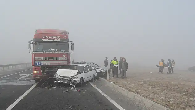 Konya yolundaki sis zincirleme kazaya neden oldu