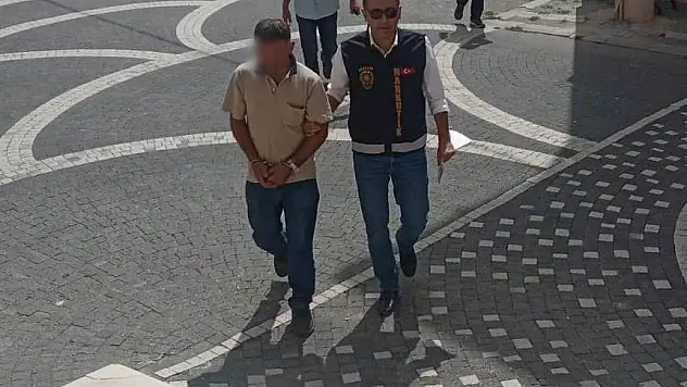 Konya'da araçlarında uyuşturucu ele geçirilen 5 zanlı yakalandı