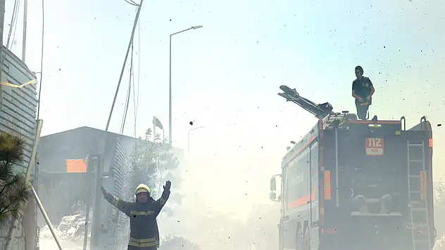 Konya'da atık toplama merkezinde korkutan yangın!
