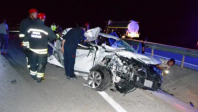 Konya'da otomobil kamyona çarptı: 4 yaralı