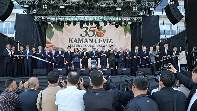 Konyalı Bakanın katıldığı törende Konya mehterinin sesi yükseldi