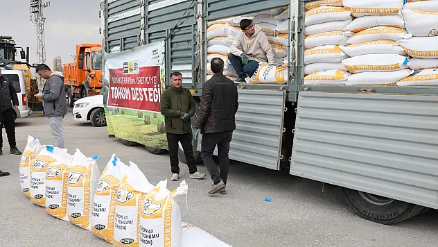 Konyalı çiftçiye dev destek: 17 bin 450 kilogram tohum dağıtıldı!