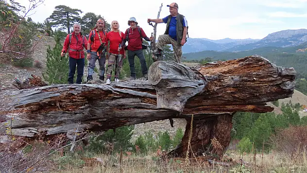 Konyalı dağcılar Dedegöl'de keşfe çıktı, mağaraya giremedi ama keyiften ödün vermedi