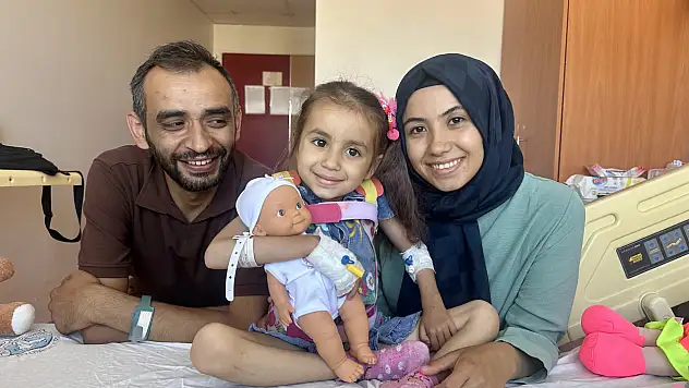 Konyalı küçük Miray omurga eğriliğinden 9 saatlik ameliyatla kurtuldu