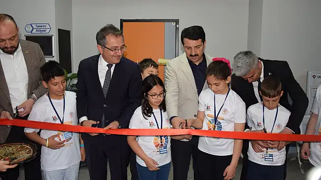 Konyalı öğrencilerin projeleri bilim fuarında dikkat çekti
