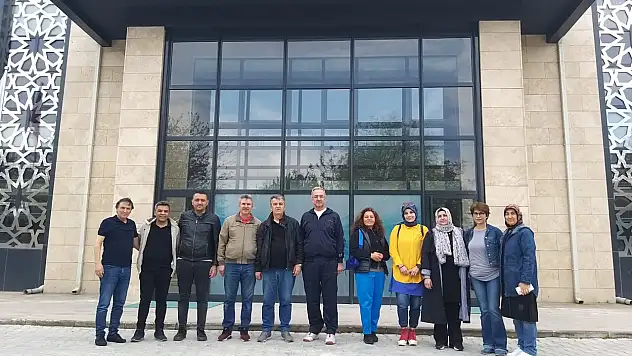 Konyalı Öğretmenler İskenderun'daki öğrencileri unutmadı