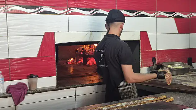 Konyalı usta 300 derecelik sıcağa meydan okuyor