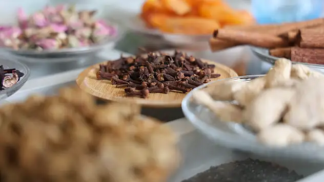 Konyalılar iftarda bu karışımı içiyor, gün boyu susamıyor: Selçuklu payitahtında şifa reçetesi!