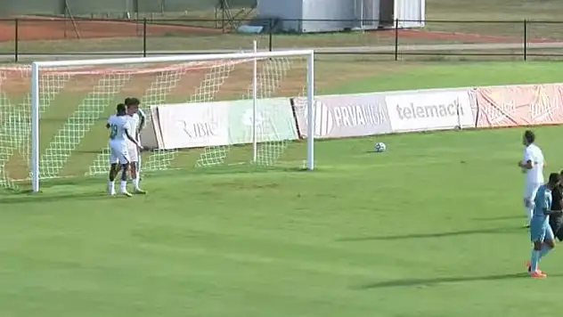 Konyaspor: 1 Al Dhafra FC: 0 ( ilk yarı sonucu) Gol: Dk. 32 Eren Cemali