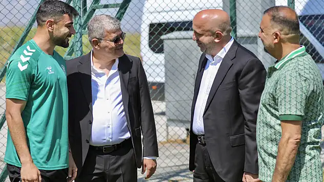 Konyaspor Başkanı Ömer Atiker'den takıma moral ziyareti