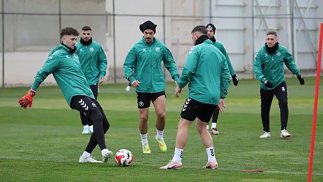 Konyaspor, Corendon Alanyaspor mesaisini taktik antrenmanla bitirdi