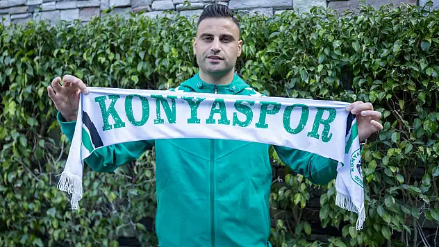 Konyaspor, Deniz Türüç ile 2,5 yıllık sözleşme imzaladı