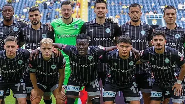 Konyaspor Fenerbahçe deplasmanında ilk yarıyı önde kapattı