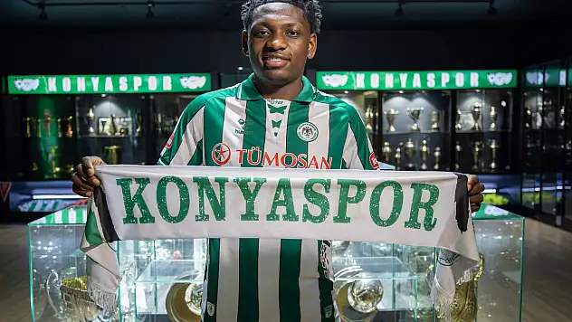 Konyaspor, Kazeem Olaigbe'yi renklerine bağladı