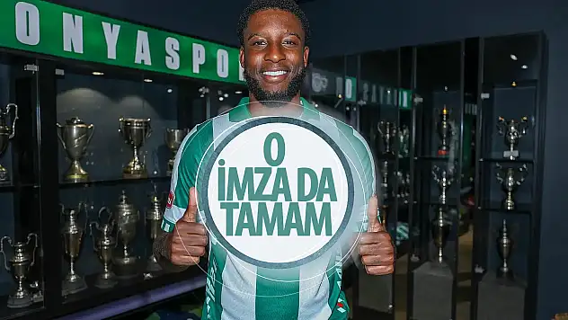  Konyaspor, Riechedly Bazoer ile 2 yıllık sözleşme imzaladı
