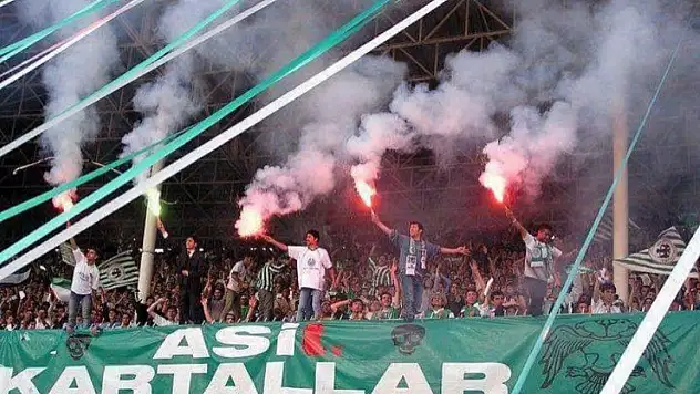 Konyaspor tribünlerinde kartlar yeniden dağıtılıyor! Yeni oluşum merak uyandırdı...