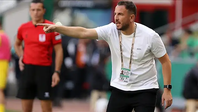 Konyaspor'un eski hocası konuştu: 'Üst yapıda yaşanan sorunlar nedeniyle...'