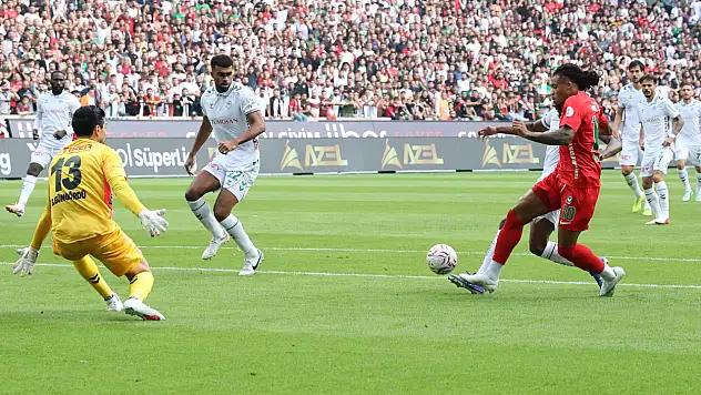 Konyaspor ve Amedspor'a PFDK'dan ceza!