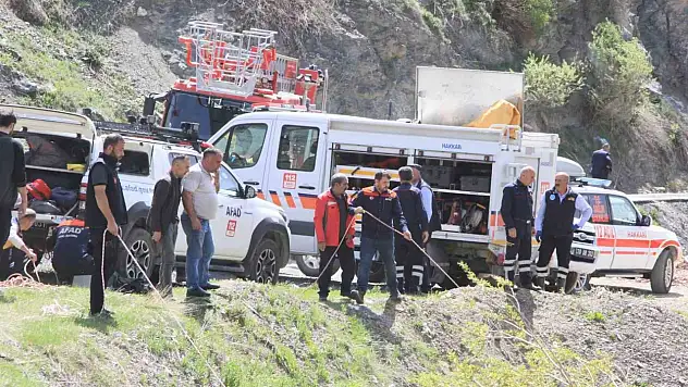Köprüden geçmek isterken dereye düştü