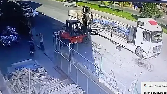 Korkunç anlar! çocuk bisikletiyle park halindeki forklifte çarptı
