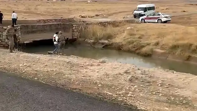 Korkunç kaza! Su kanalına düşen otomobilden 6 kişinin cansız bedeni çıkarıldı