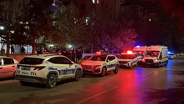 Korkunç vahşet! Öldürdüğü babasının videosunu çekip yakınına gönderdi