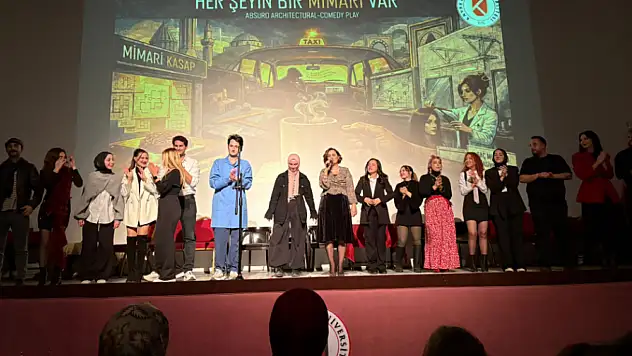 KTÜ'de mimarlık ve tiyatro aynı sahneyi paylaştı!