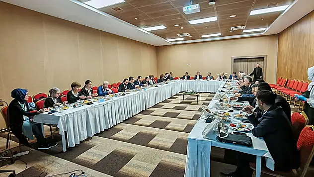 KTÜN, Teknik Üniversiteler Birliği'nin Lisansüstü Eğitim Çalıştayı'na katıldı