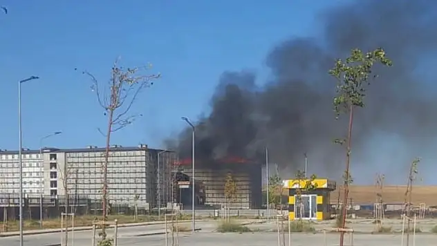 Kulu'da inşaat alanında yangın korkuttu!