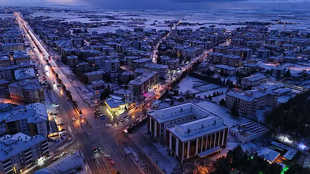 Kulu'da kar yağışı sonrası şehir beyaza büründü!