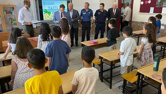 Kulu'da karne alan 7 bin 600 öğrenci yaz tatiline girdi