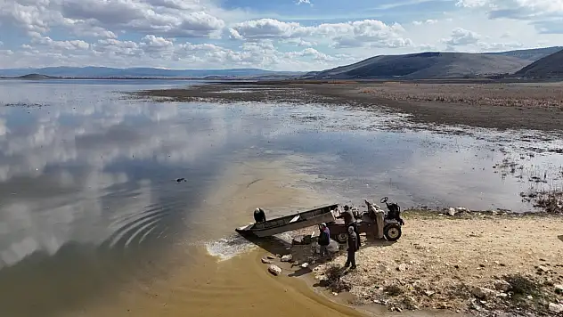 Kuraklıktan çatlayan toprak bayram ediyor: Konya'nın dev gölü küllerinden doğuyor