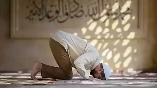 Kurban namazı nasıl kılınır? Kurban kesildikten sonra kılınan namaz nasıl kılınır?