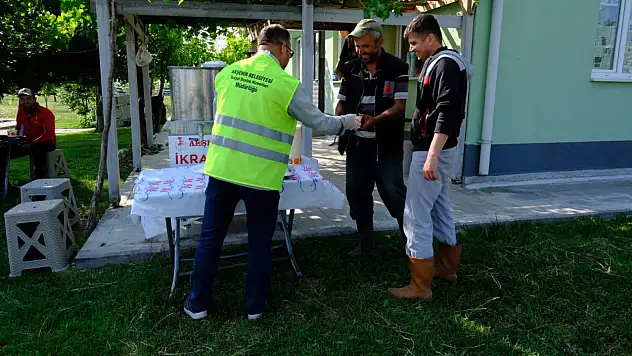 Kurban pazarında çorbalar Akşehir Belediyesi'nden