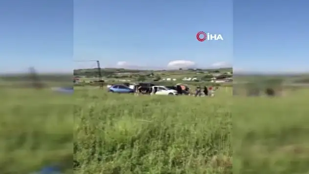 Kurbanlığı kaçırıp boş arazide peşinde koştular