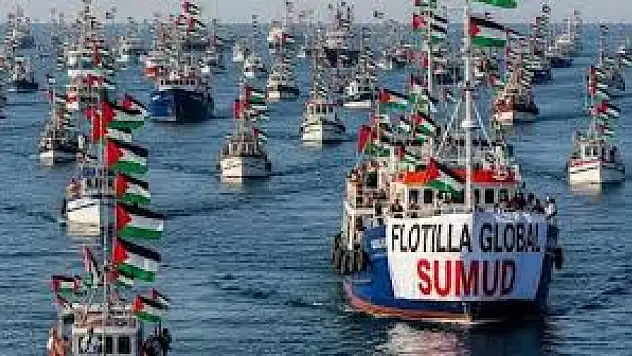 Küresel Sumud Filosu katılımcısı AP Üyesi Rima Hassan: 'Denizi yeniden özgürlük alanı olarak sahiplenmeliyiz'