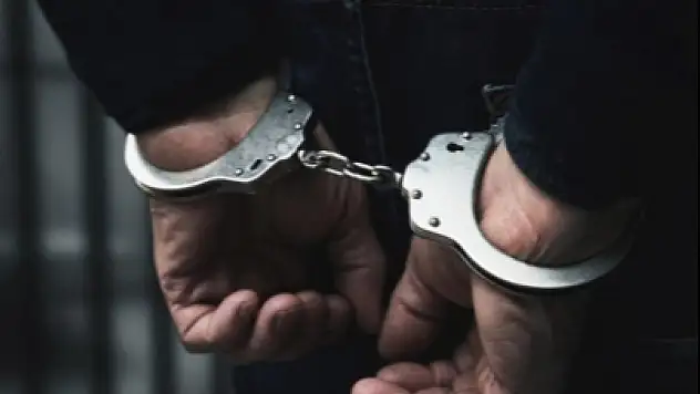 Kuryeye çarpan emekli polis tutuklandı