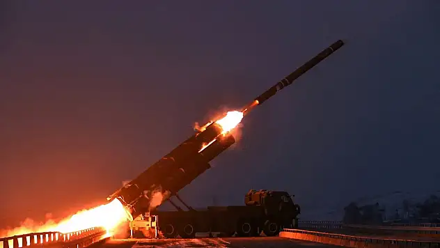 Kuzey Kore'den füze yağmuru: 10'dan fazla balistik füze fırlatıldı