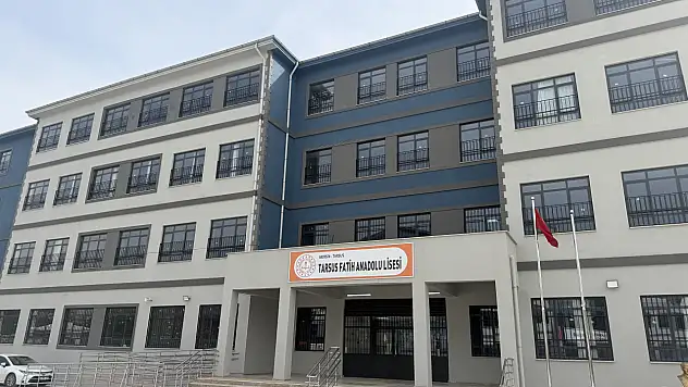 Lisede korku dolu anlar! Öğrenci silahla yakalandı