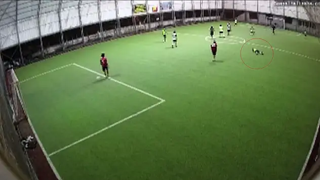 Maçta fenalaşan polis memuru hayatını kaybetti: Oğlu yürekleri dağladı!